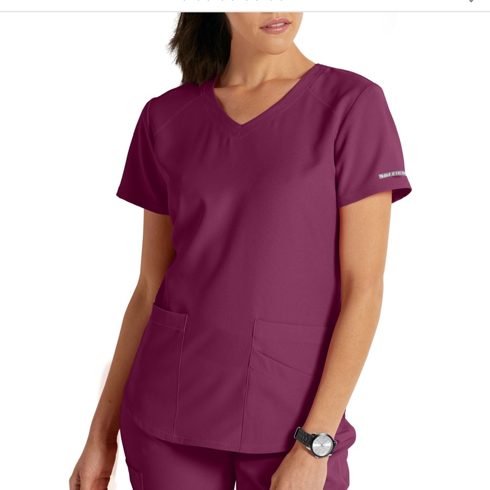 Burgundy scrub top IF PURCHASED 3 EXTRA BURGUNDY TOPS WILL BE SENT